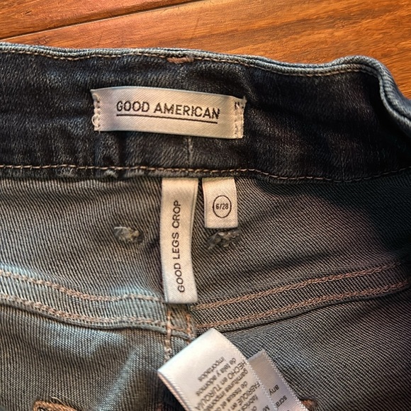 Good American Good Legs Crop Jeans 6/28 - Picture 3 of 4